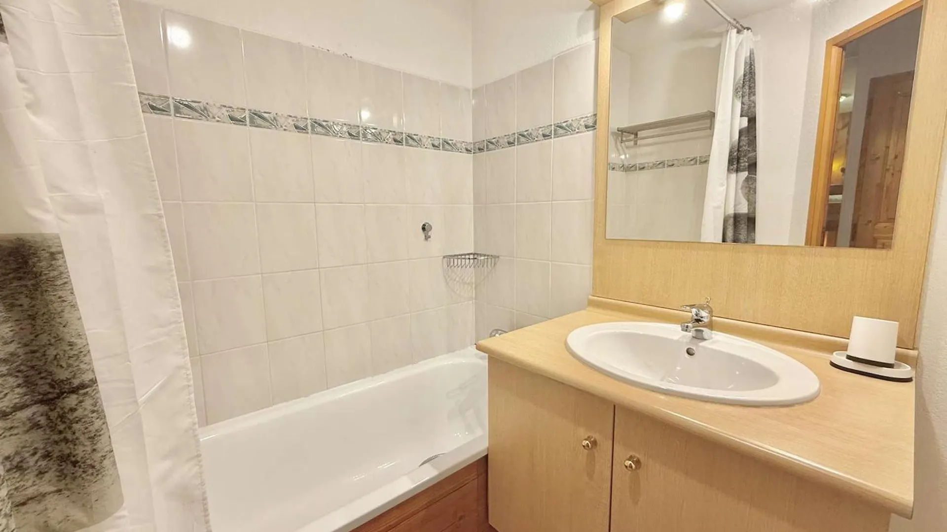 Appartement 2 Pieces Cabine A Praz-Sur-Arly - 6 Personnes Avec Parking - Fr-1-603-10